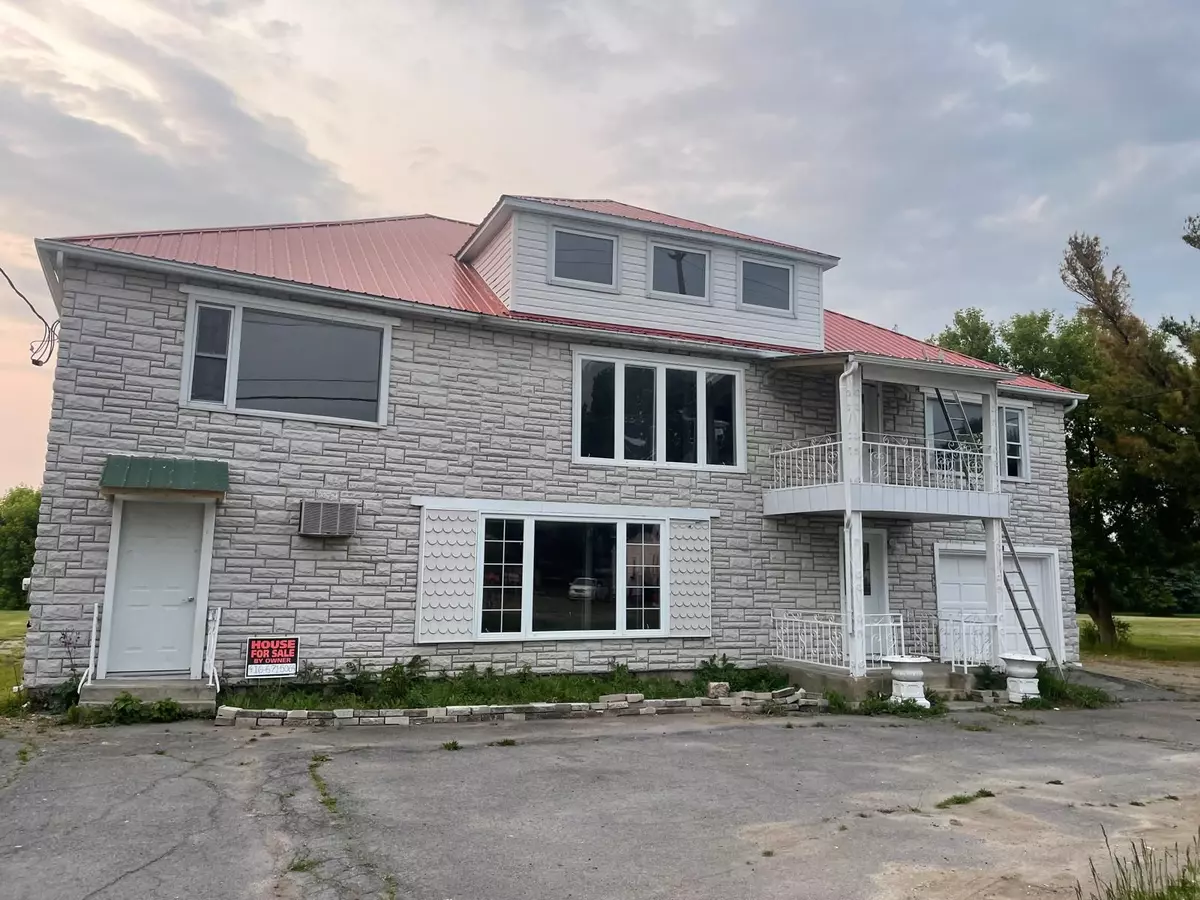 South Glengarry, ON K0X 1N0,21127 Concession 5 RD