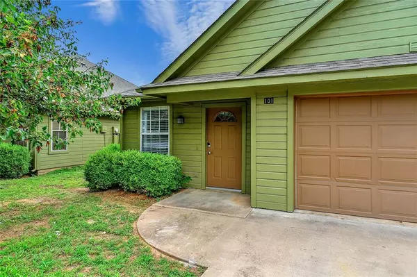 1026 W Coffin Street, Denison, TX 75020