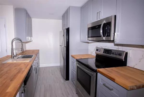 Pompano Beach, FL 33069,1247 SW 46th Ave #1313