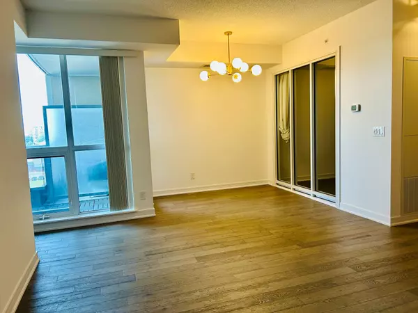 Richmond Hill, ON L4C 1V5,9205 Yonge ST #701