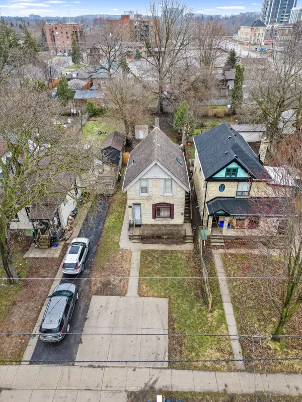 London East, ON N6B 1H1,417 Grey ST