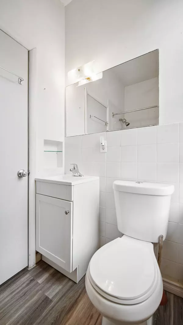 London East, ON N6B 1H1,417 Grey ST