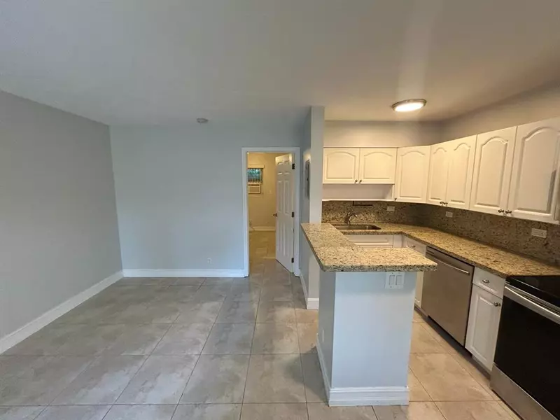 925 NE 17th Ave #3, Fort Lauderdale, FL 33304