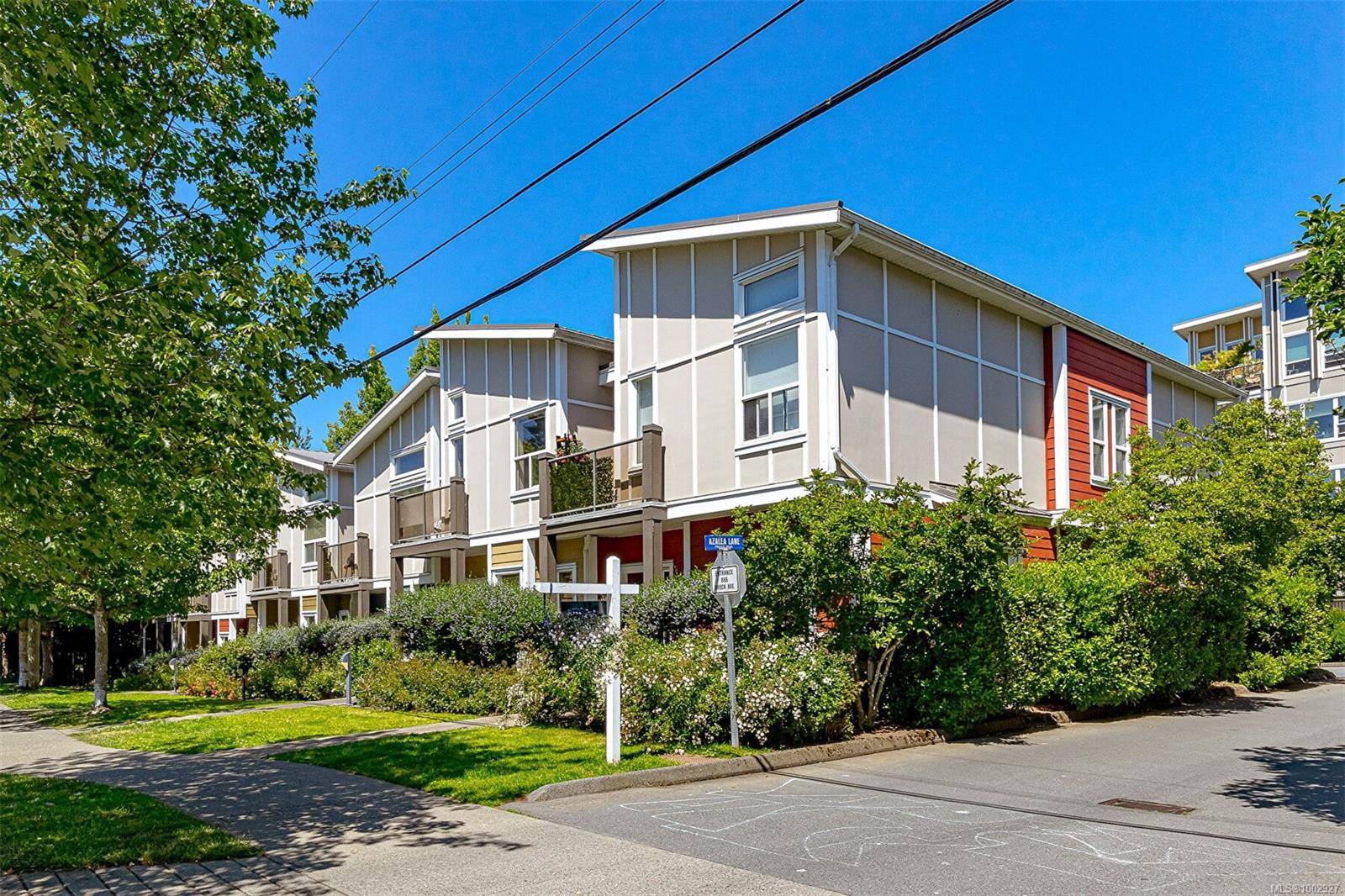 Langford, BC V9B 3C6,870 Brock Ave