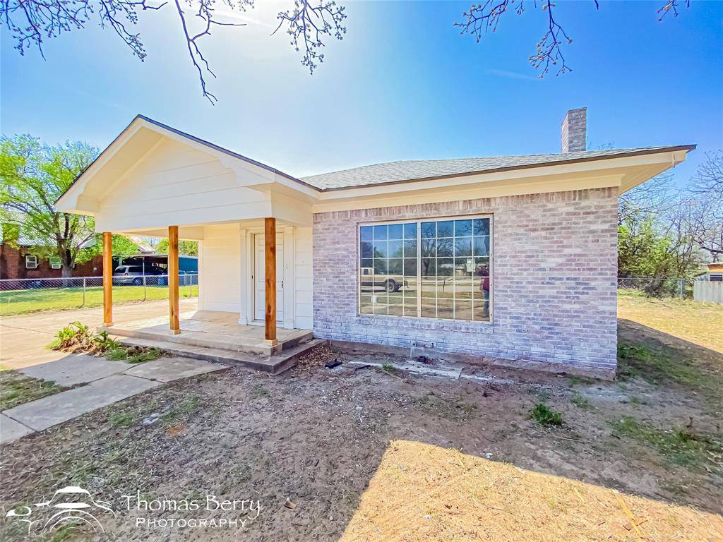 Clyde, TX 79510,210 Wise Street