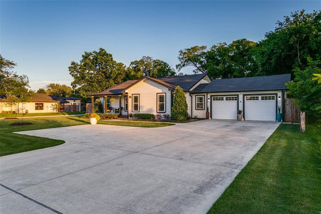 Grapevine, TX 76051,854 E Wall Street