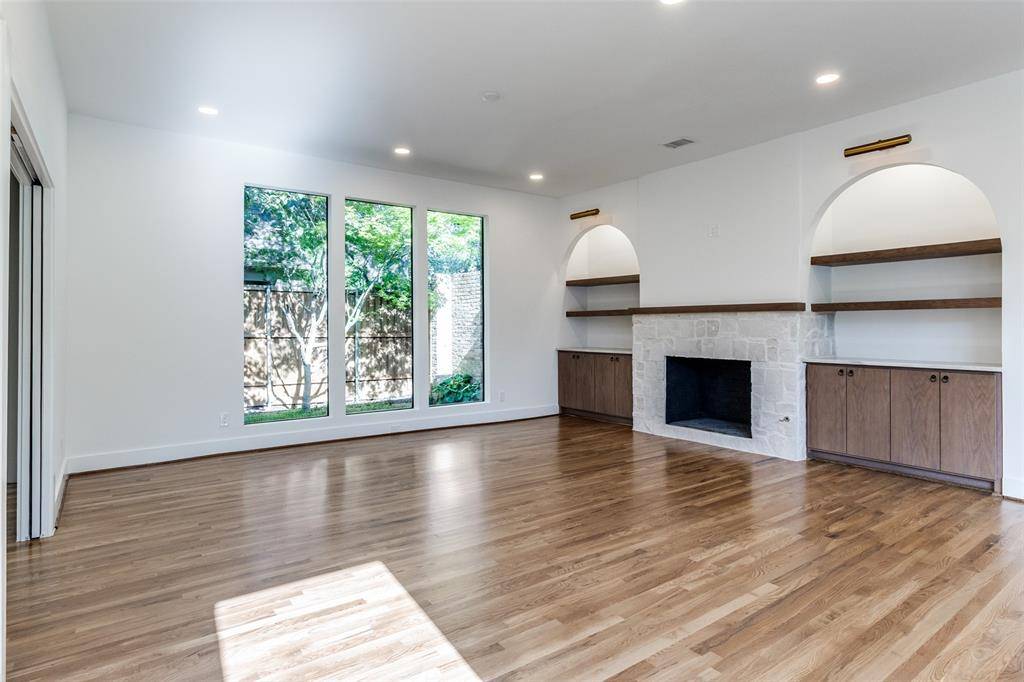 Dallas, TX 75238,9701 Faircrest Drive