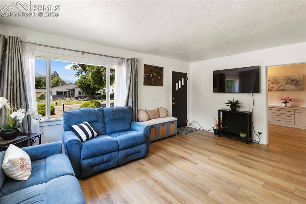 Colorado Springs, CO 80909,1007 Iowa AVE