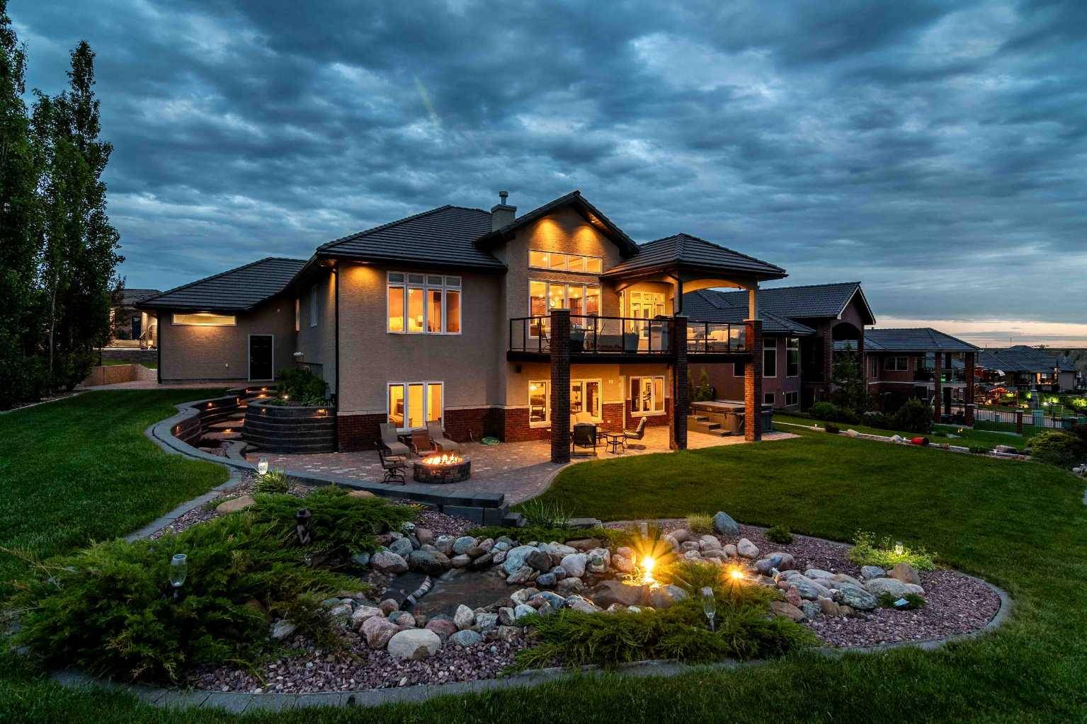 Desert Blume, AB T1B 0H6,284 Desert Blume DR SW