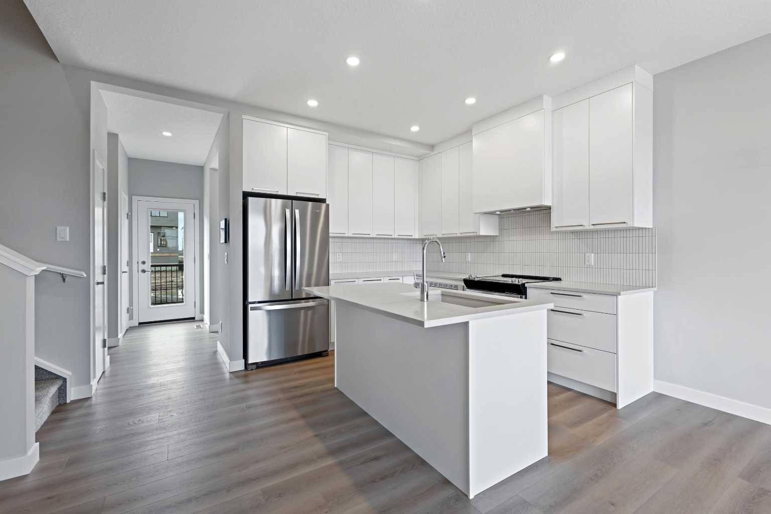 Calgary, AB T3S 0R1,7075 Rangeview AVE SE