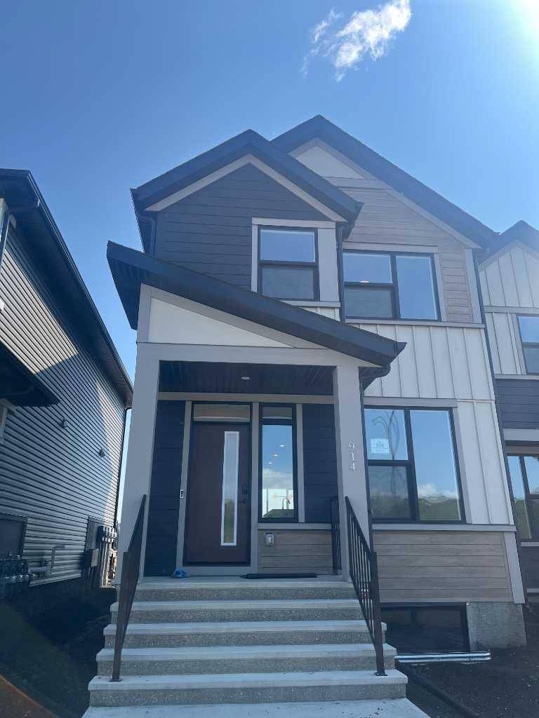 914 Wolf Willow BLVD SE, Calgary, AB T2X 5R7