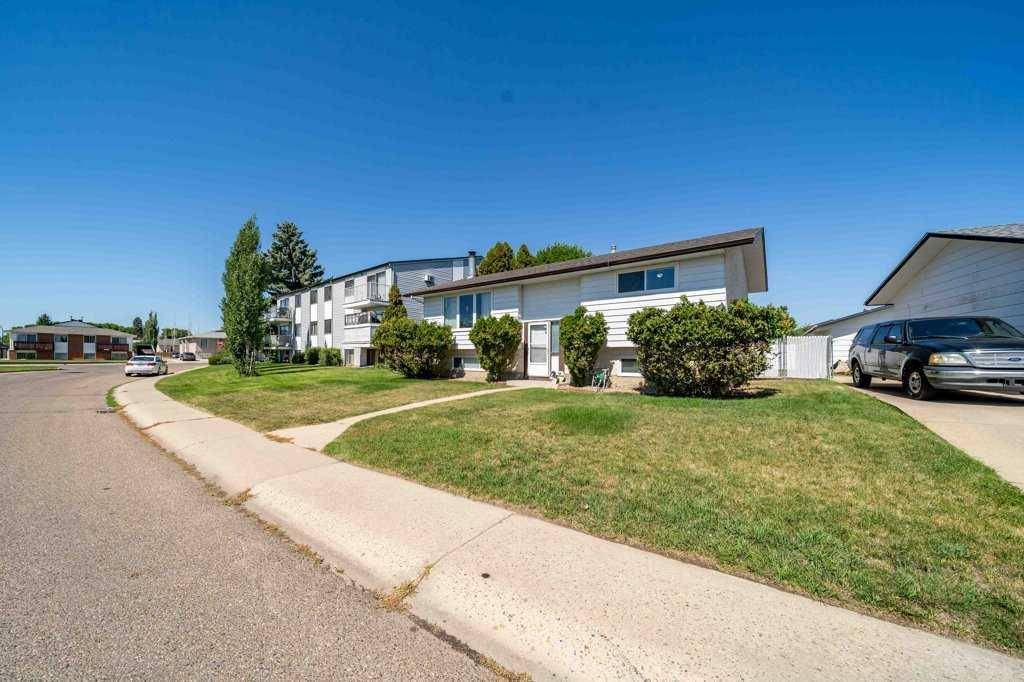 Medicine Hat, AB T1B 1N5,210 Carry DR Southeast