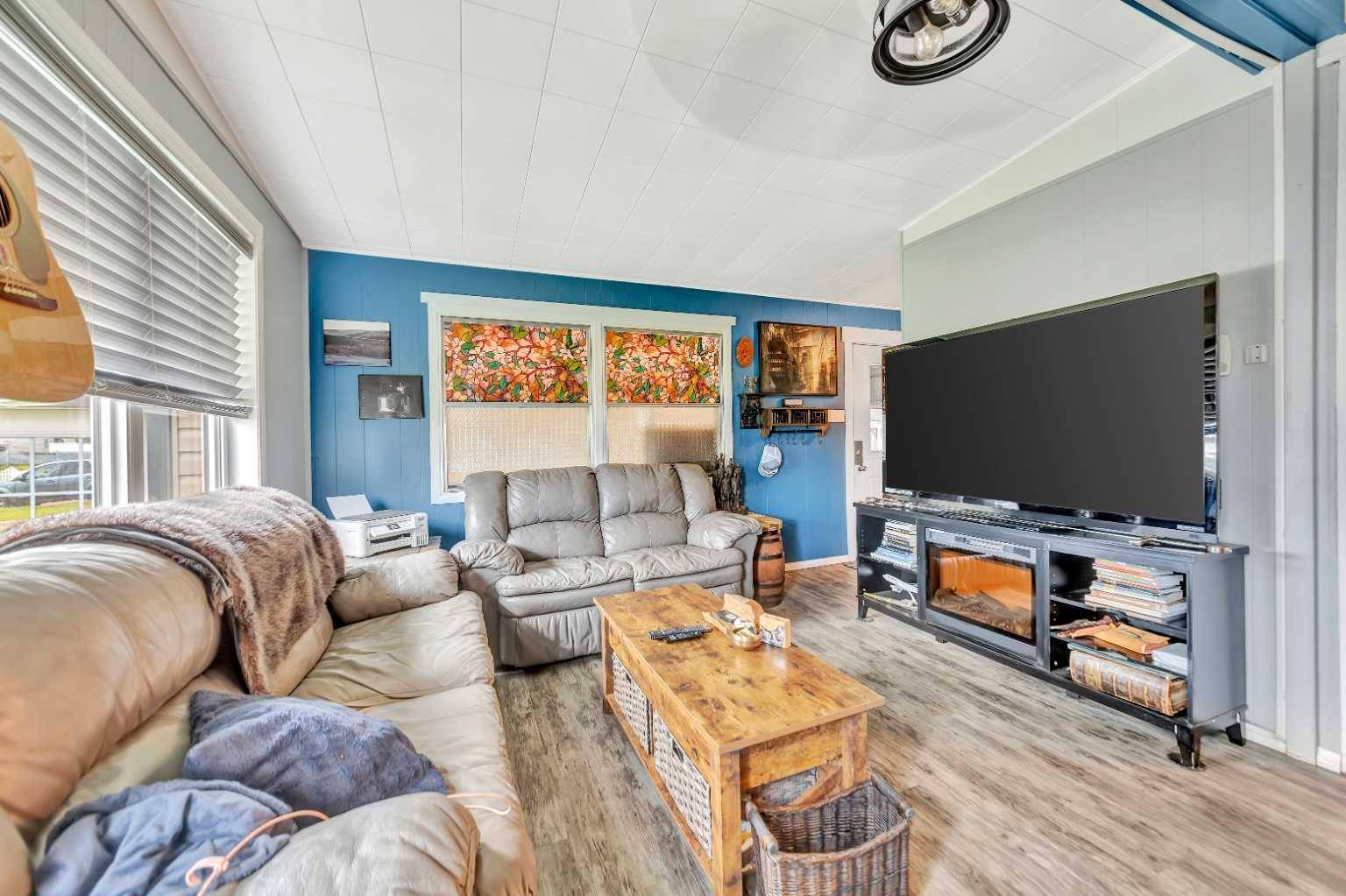 Lloydminster, AB T9V 2A3,5308 57 ST #63