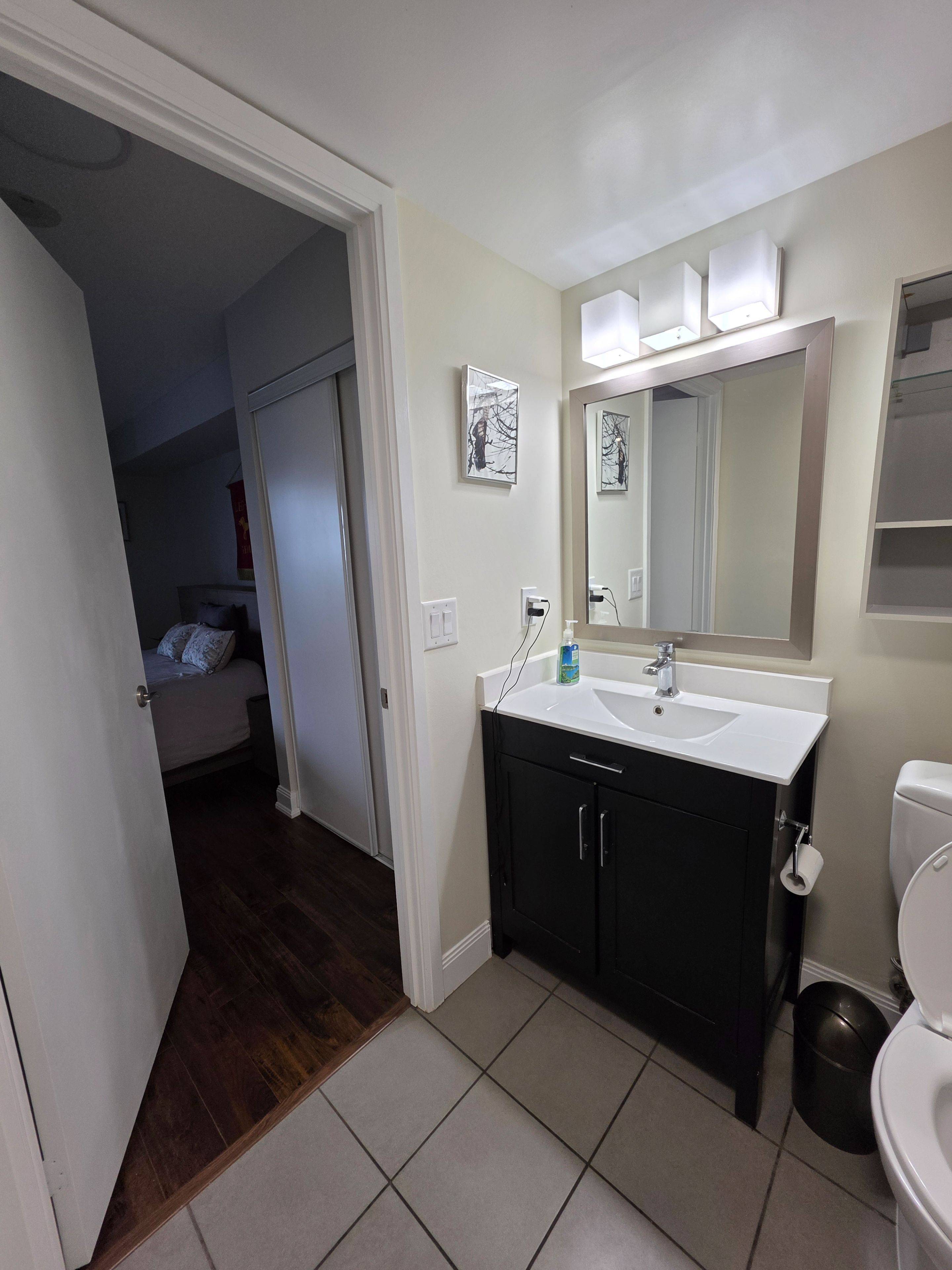 Toronto C10, ON M4S 3H8,2191 Yonge ST #1804