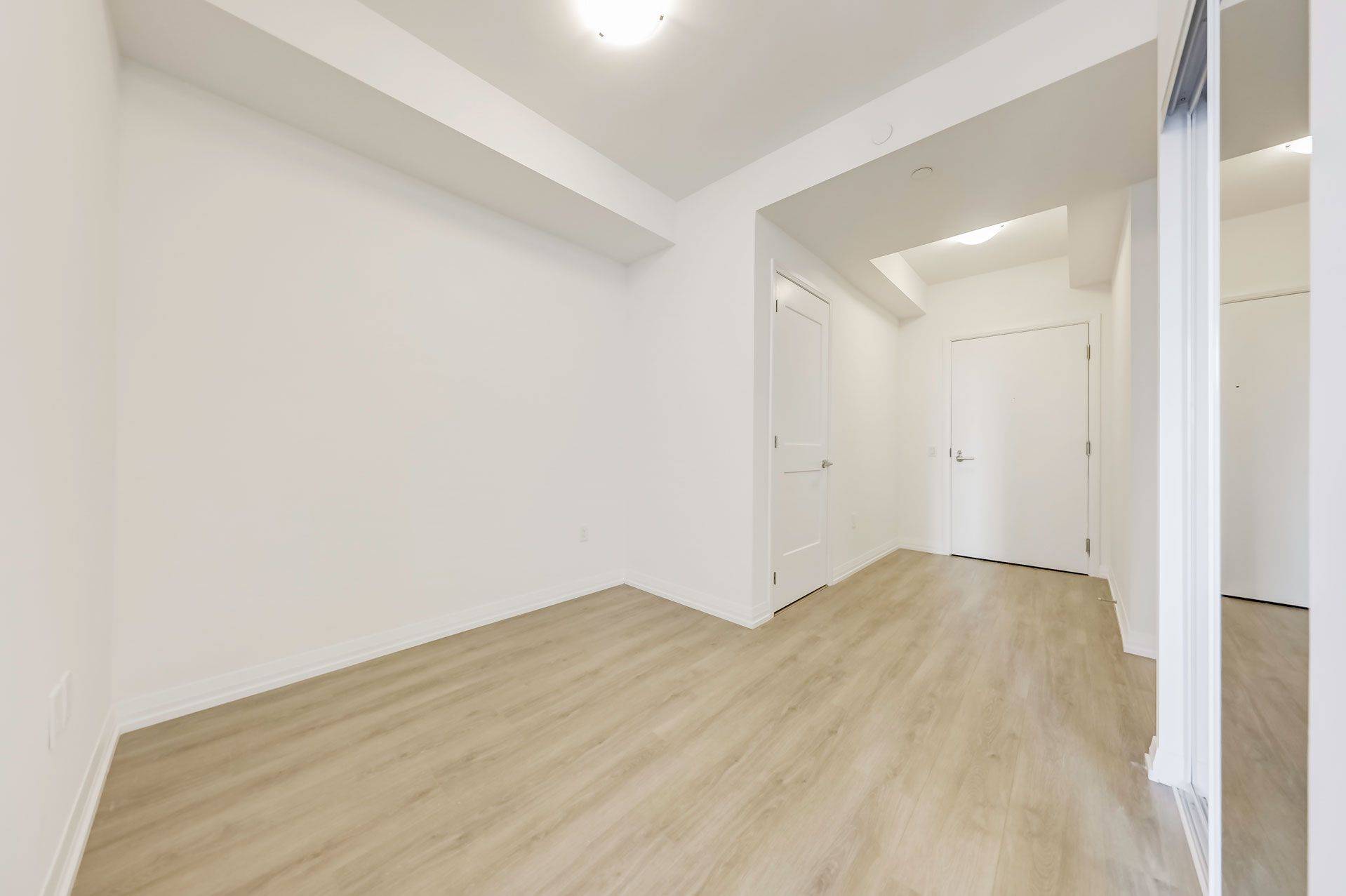 Toronto C10, ON M4S 0E4,50 Dunfield AVE #2715