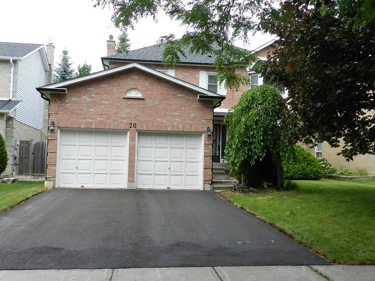 20 DEHART DR, Whitby, ON L1R 1W5
