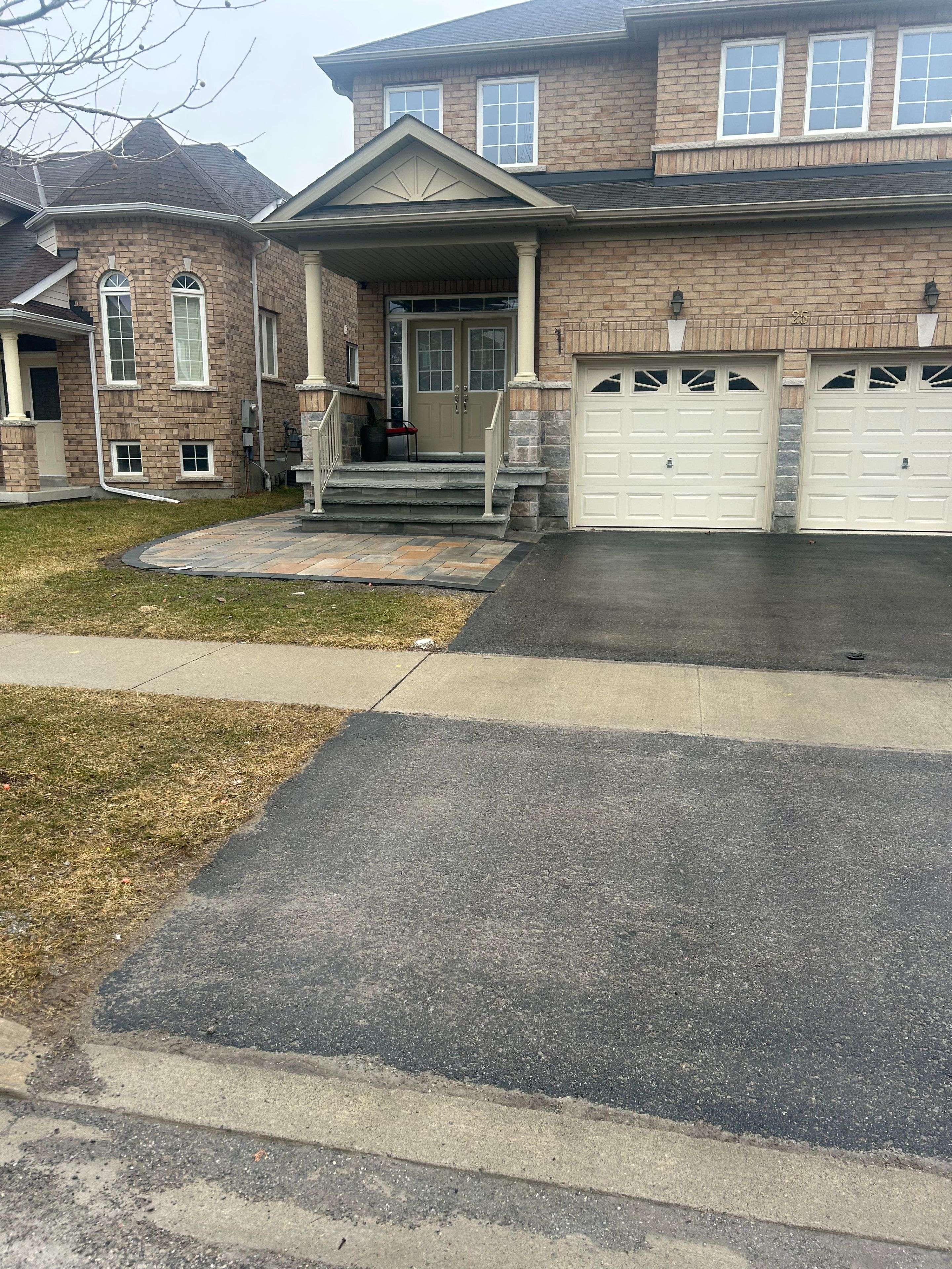 Whitby, ON L1P 0B4,25 Roma DR
