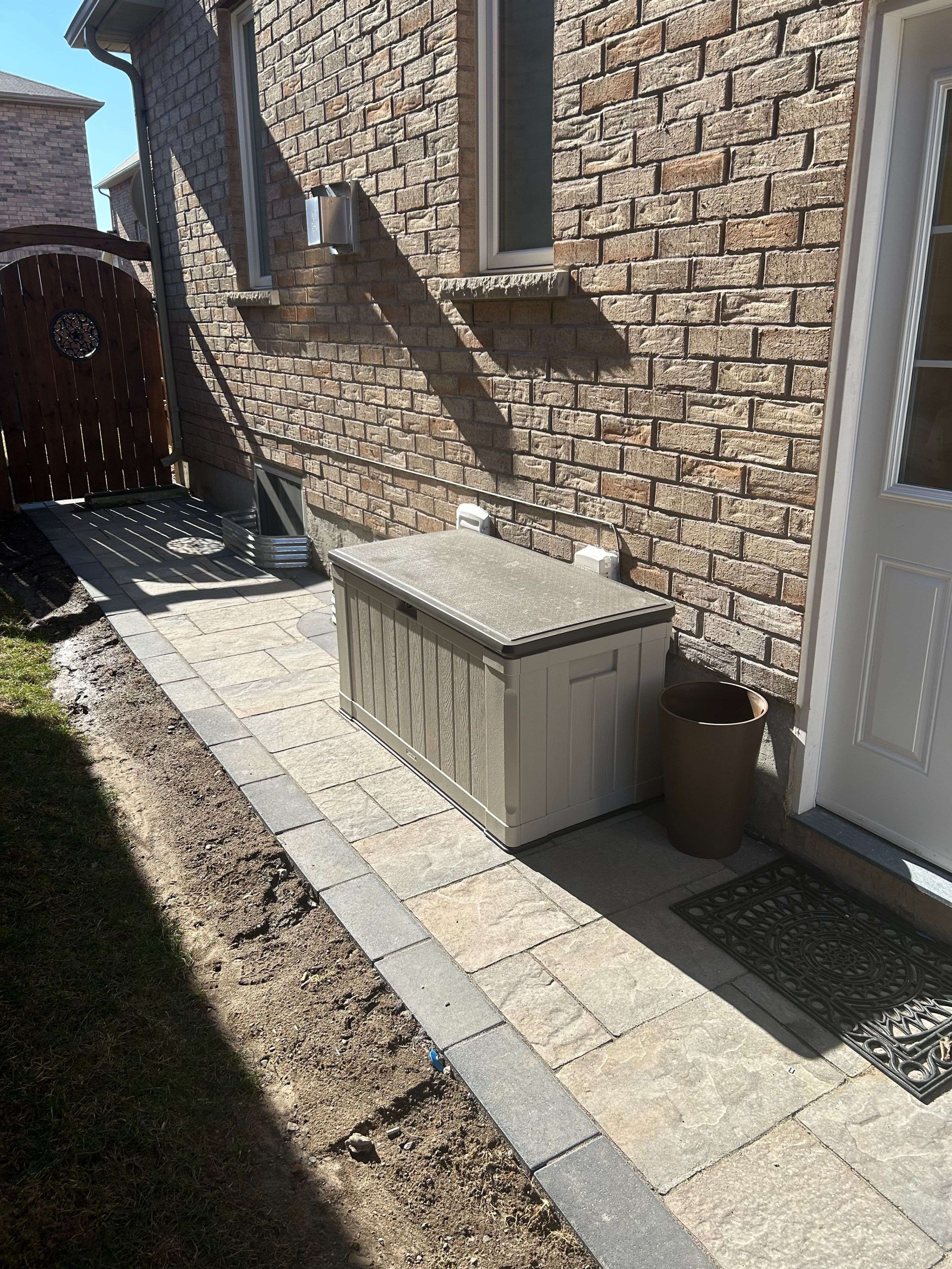 Whitby, ON L1P 0B4,25 Roma DR