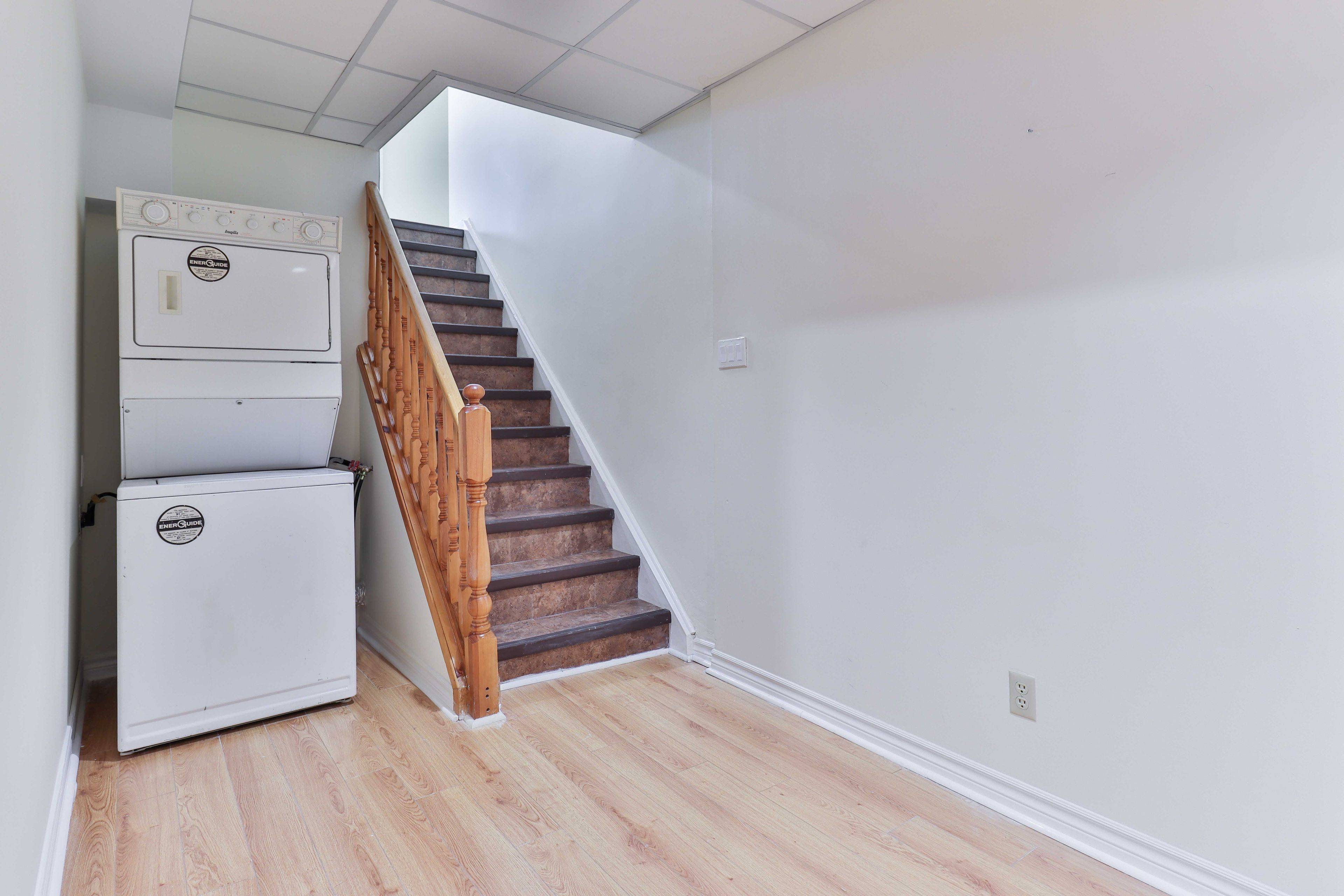 Toronto E05, ON M1W 3B2,6 Ellenhall SQ #Bsmt