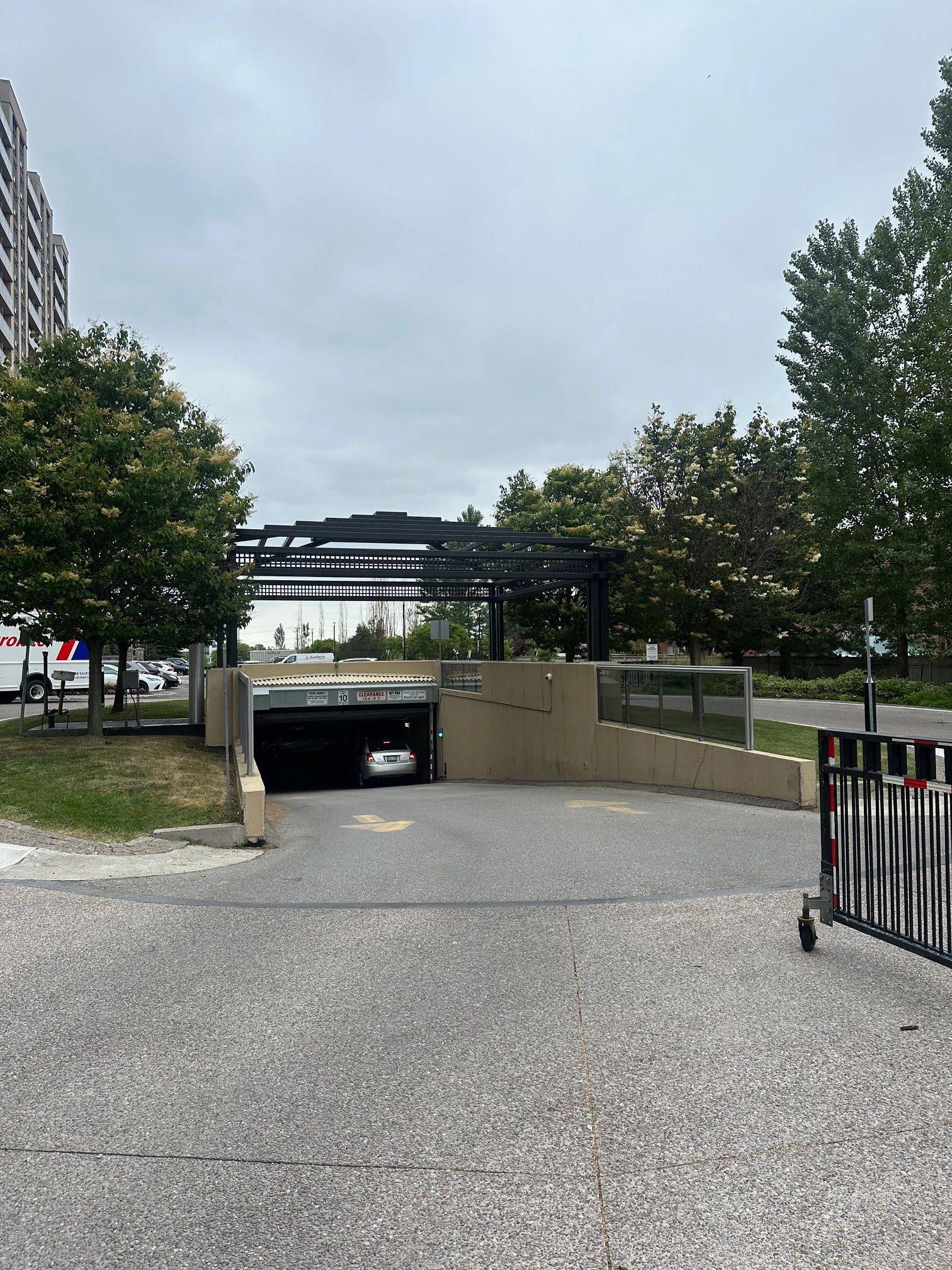Toronto E04, ON M1P 5C8,18 Mondeo DR #1239