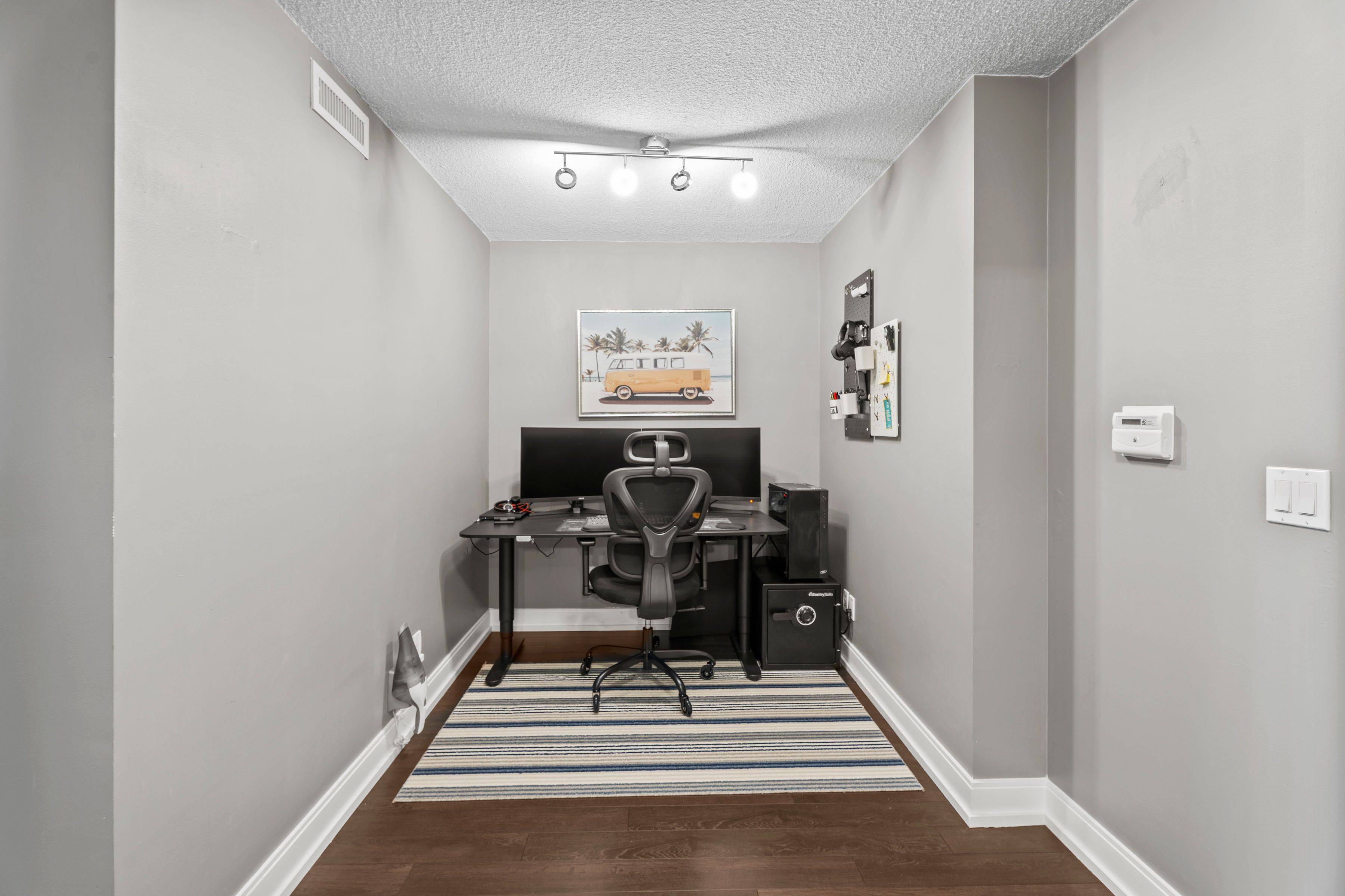 Toronto E07, ON M1S 0G4,135 Village Green SQ #816