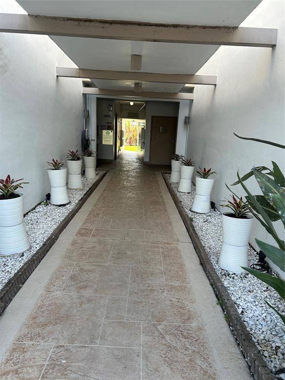 Oakland Park, FL 33334,2970 NE 16TH AV #408