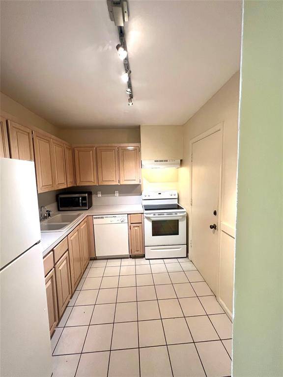 Fort Lauderdale, FL 33308,2221 NE 68th #929