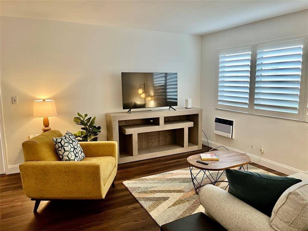 Fort Lauderdale, FL 33304,700 Bayshore Dr #9