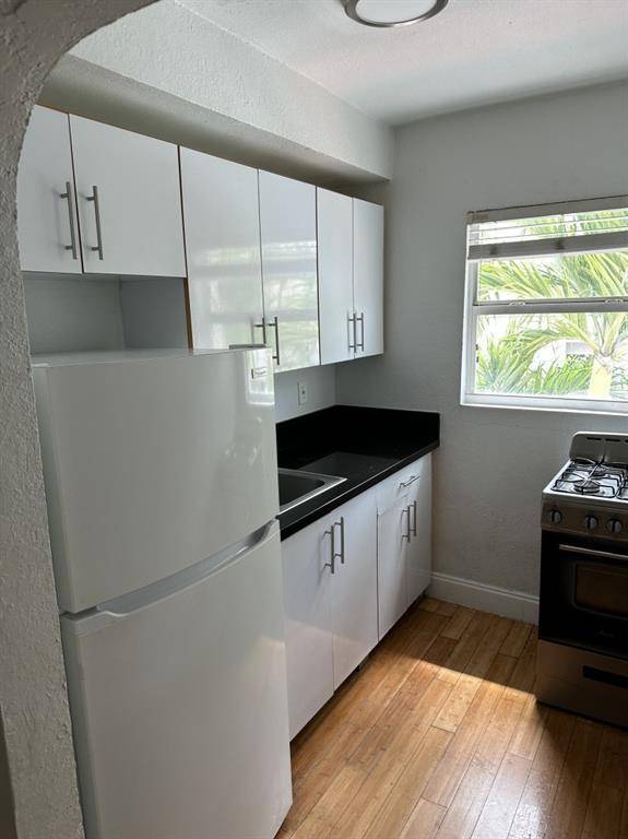 Miami Beach, FL 33141,7610 Byron Ave #20