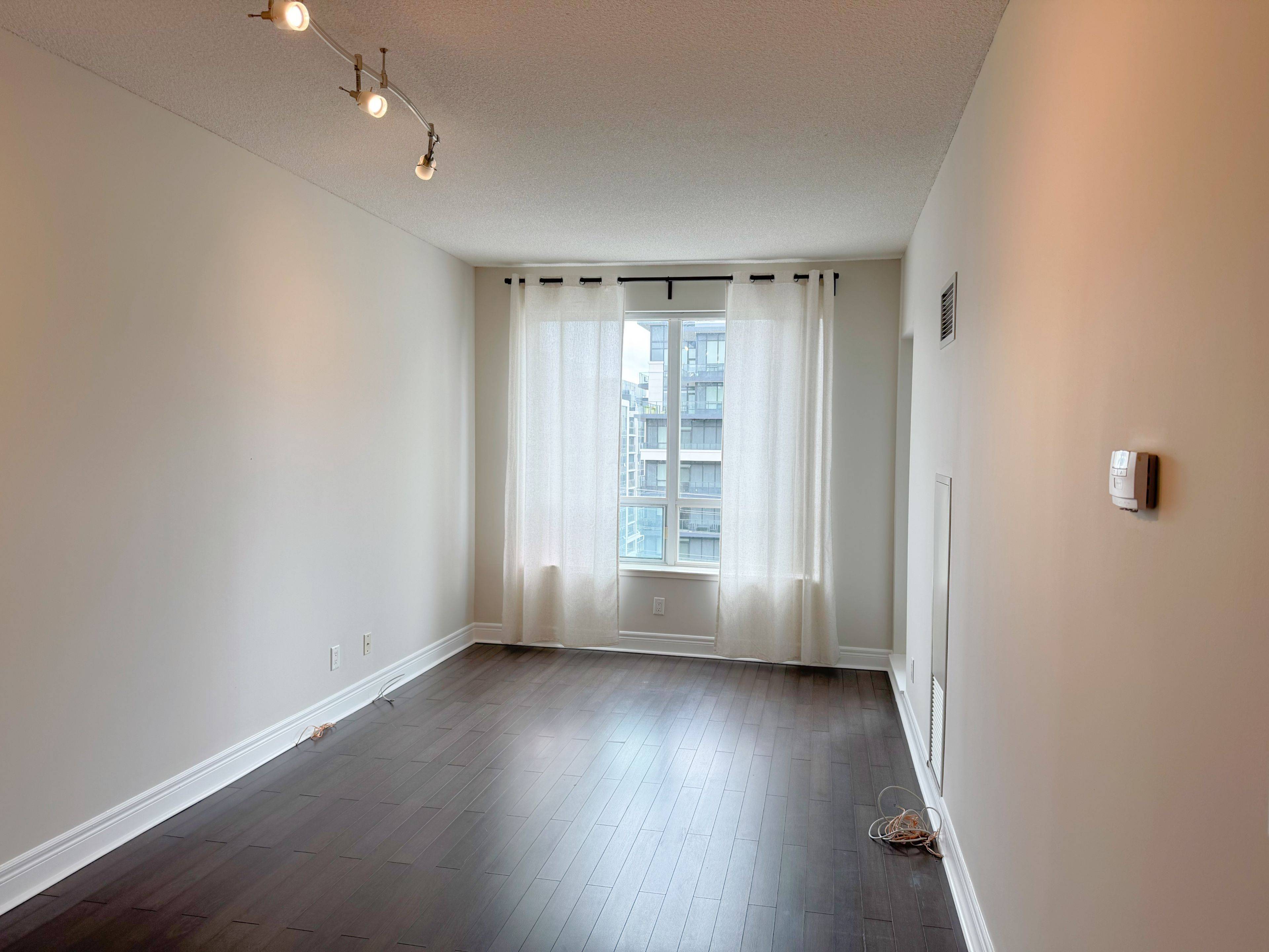 Markham, ON L3T 7T5,48 Suncrest BLVD #1012