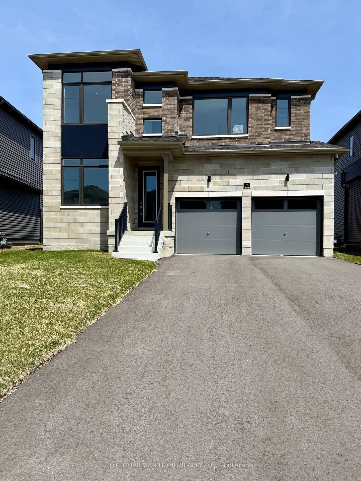 7 Tran ST, Wasaga Beach, ON L9Z 0M9