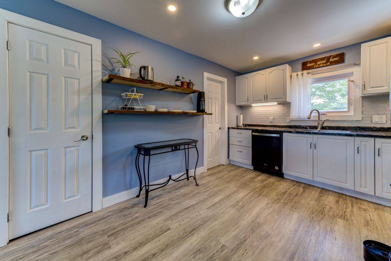 Wasaga Beach, ON L9Z 2W6,1250 River RD W