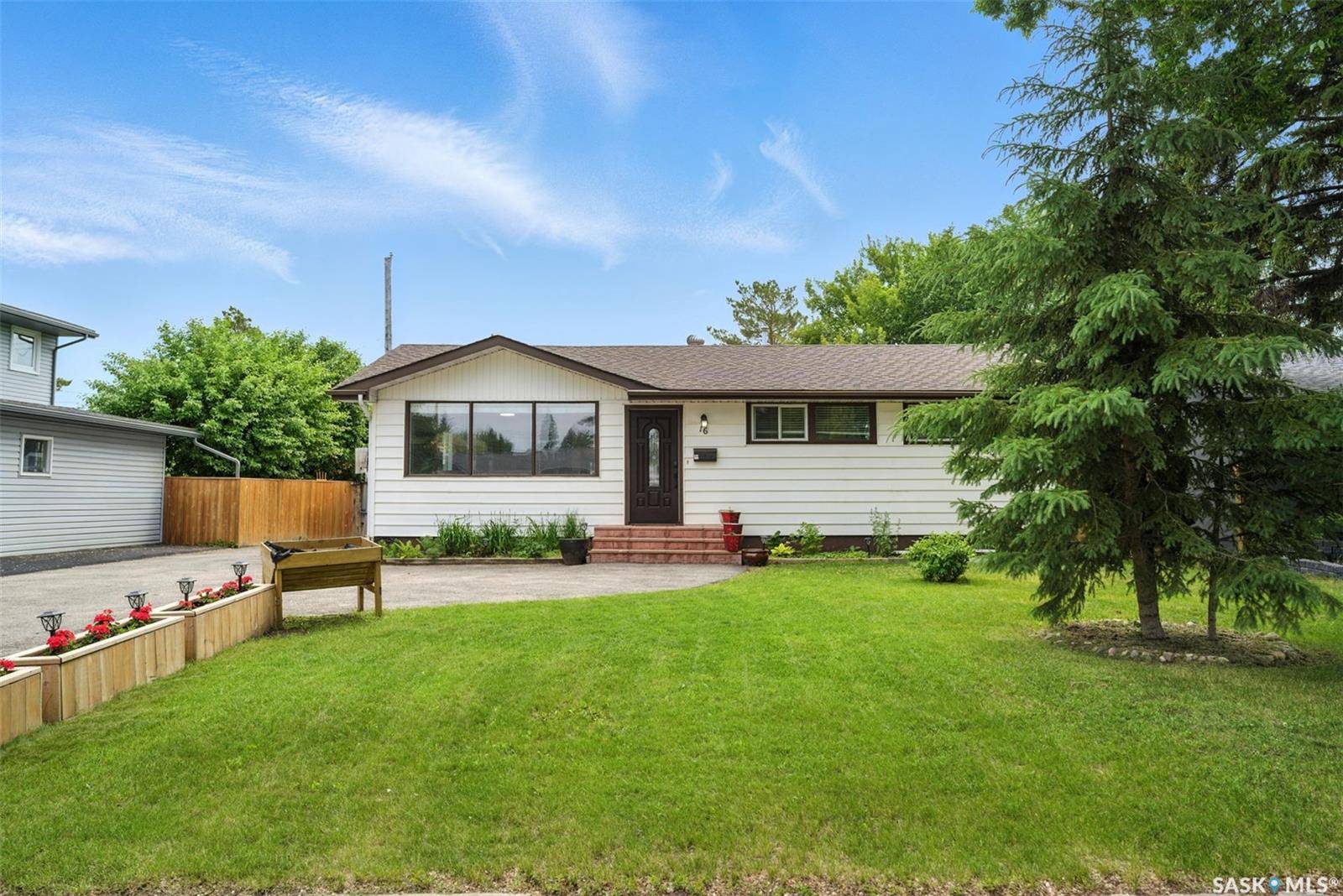 16 Lindsay DRIVE, Saskatoon, SK S7H 3E1