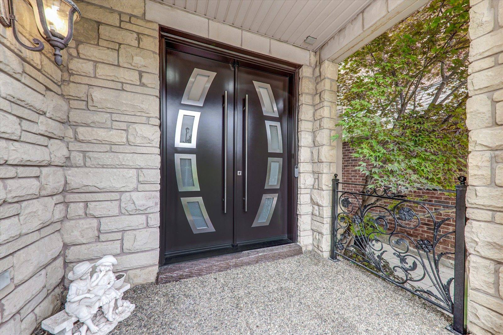 Brampton, ON L6P 1N5,28 Billancourt CRES