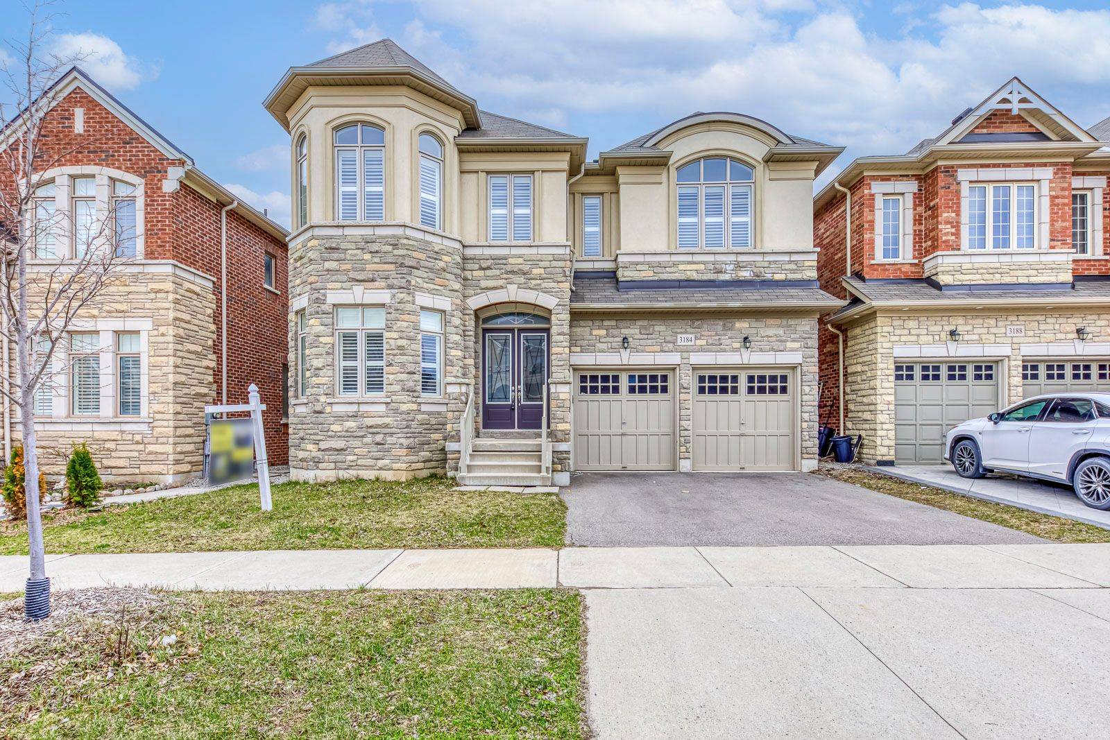 Oakville, ON L6H 7H5,3184 William Rose WAY