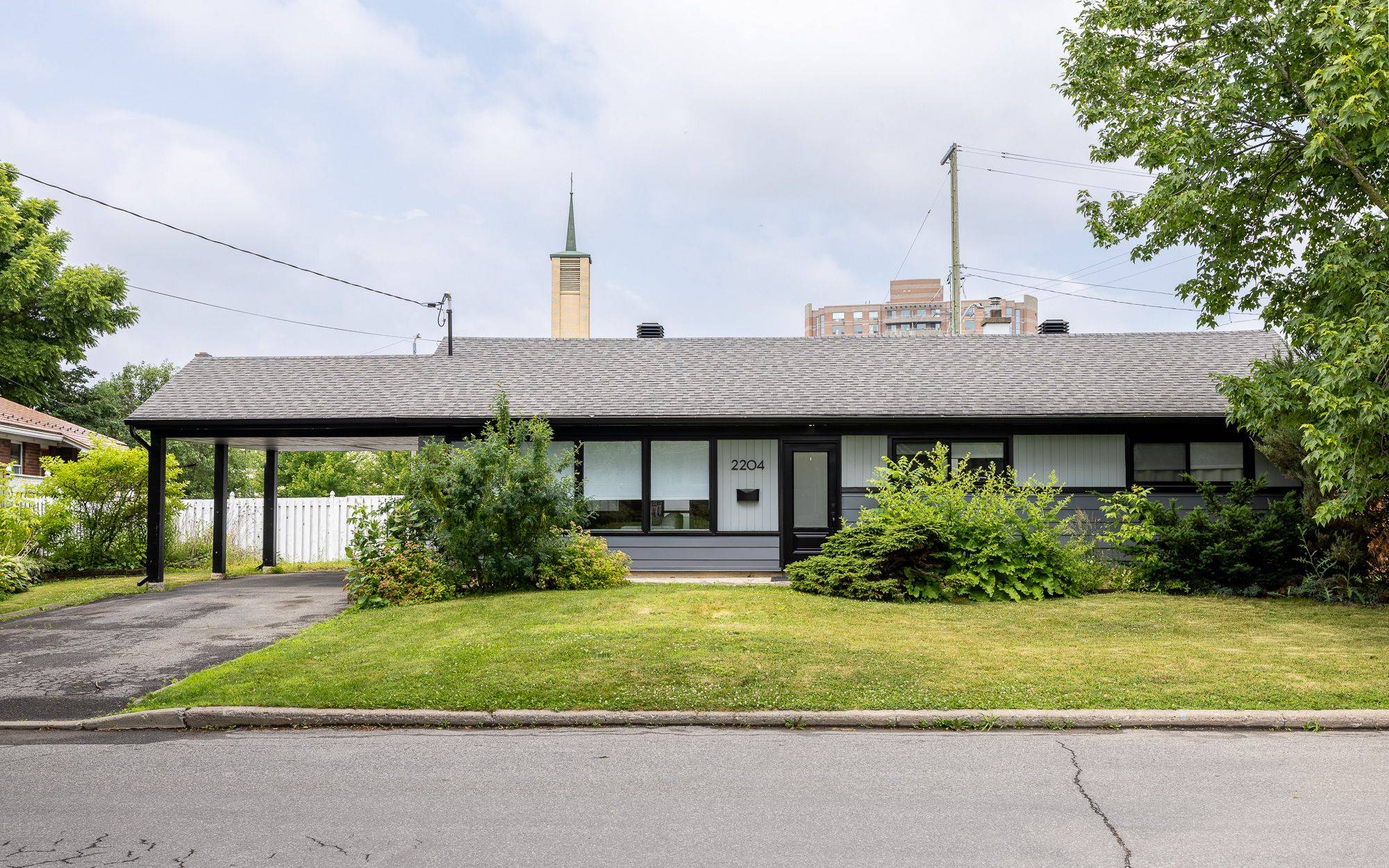 2204 Utah ST, Alta Vista And Area, ON K1H 7W8