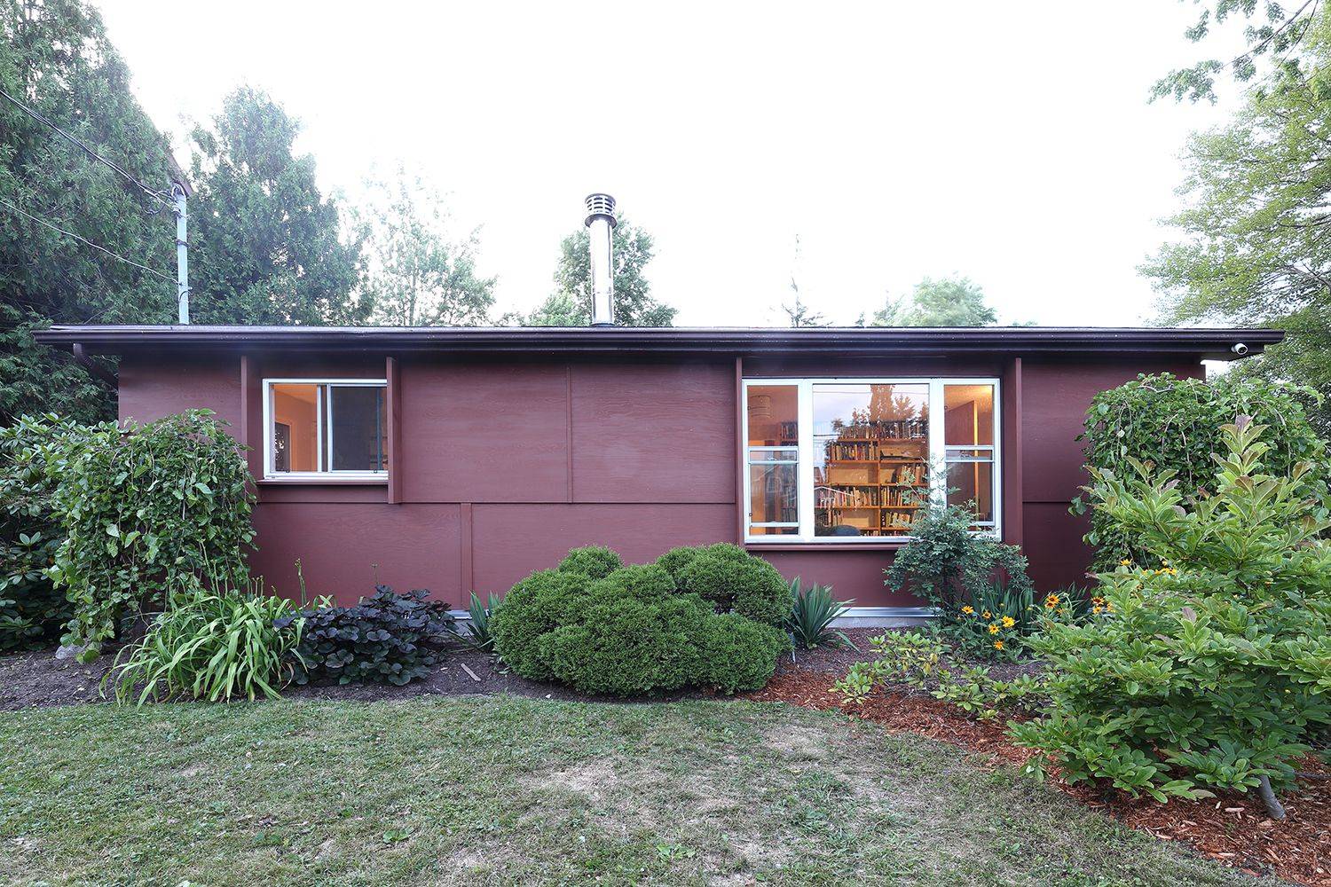 Fort Erie, ON L2A 1A4,756 EDGEMERE RD