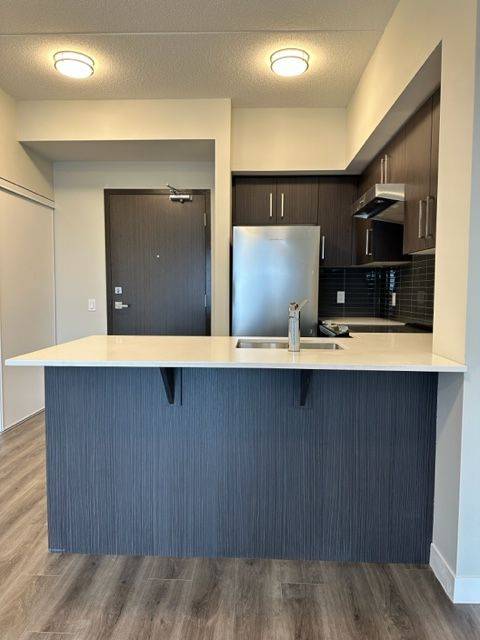 Hamilton, ON L8P 0C8,15 Queen ST S #2213