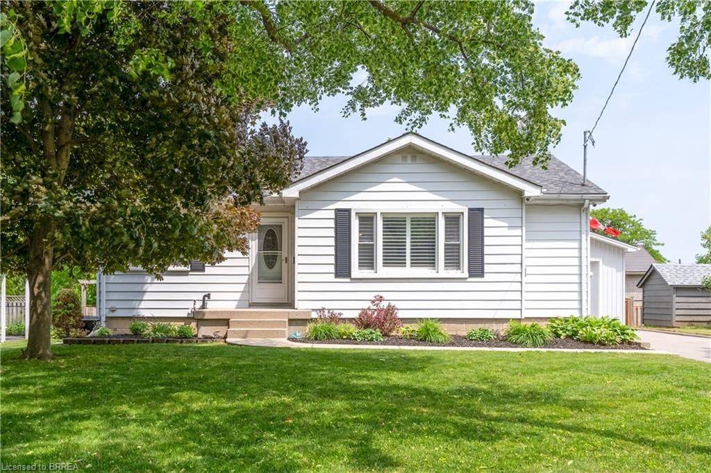 Brantford, ON N3R 4Y4,36 Grove CRES
