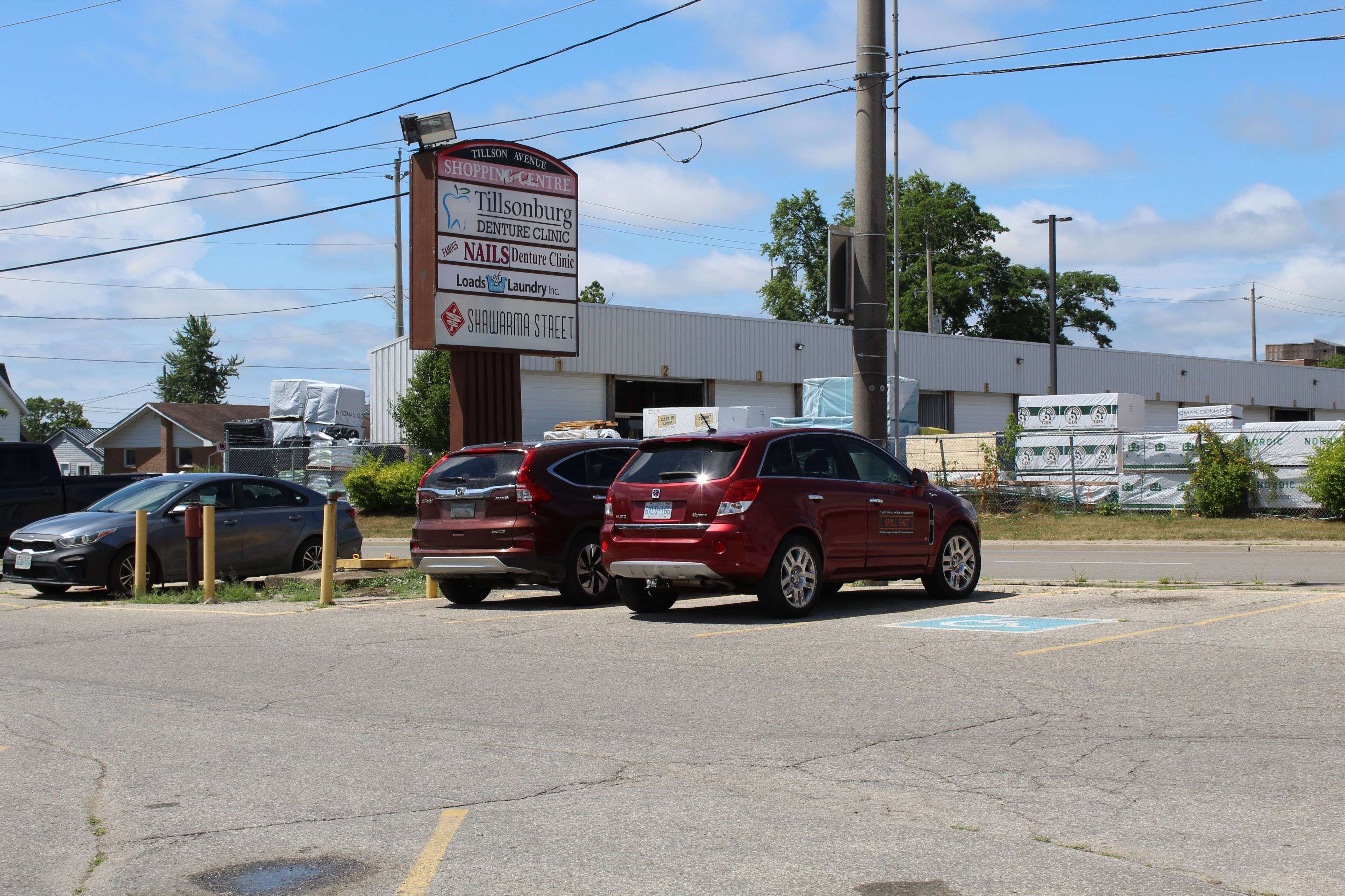 Tillsonburg, ON N4G 3A4,102 Tillson AVE #H
