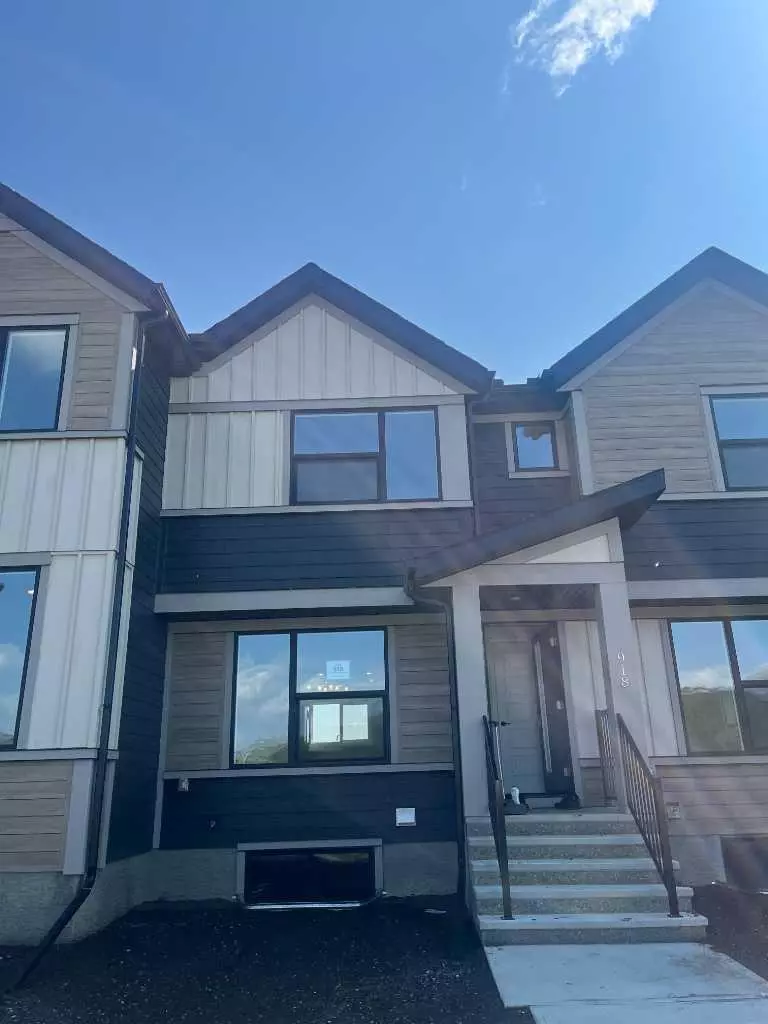 Calgary, AB T2X 5R7,918 Wolf Willow BLVD SE