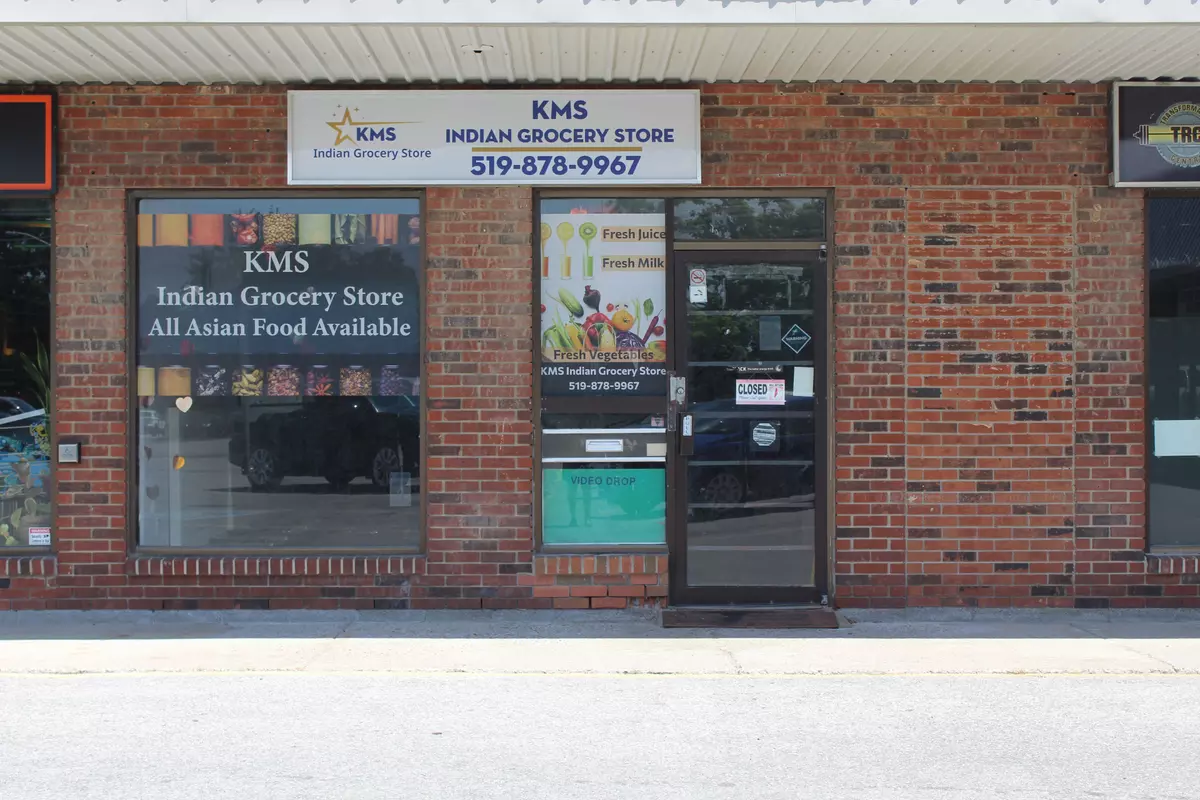 Tillsonburg, ON N4G 3A4,102 Tillson AVE #H