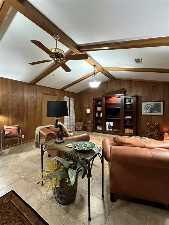 Comanche, TX 76442,405 N Elm Street