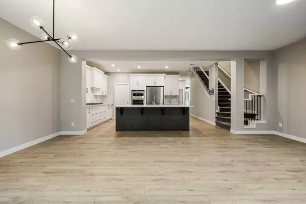 Calgary, AB T3R 2E2,173 Edith PL Northwest