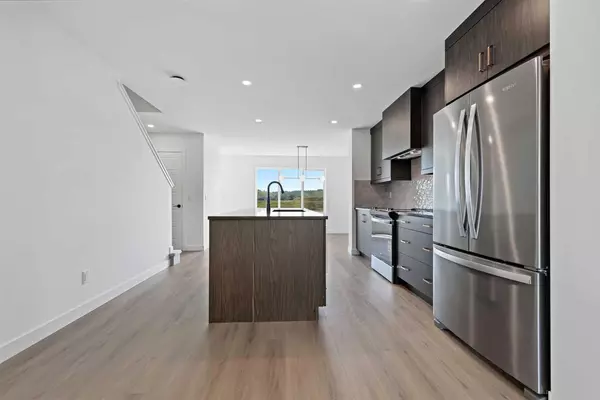 Calgary, AB T2X 5R7,914 Wolf Willow BLVD SE