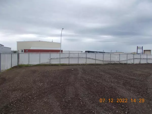 Grande Prairie, AB T8V 4W1,8930 111 ST #YardA