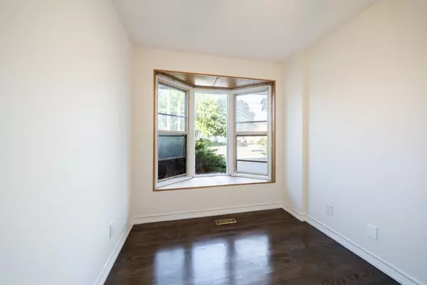 Toronto C07, ON M2M 1P7,98 Tanjoe CRES