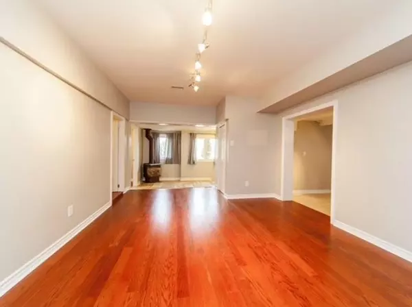 Georgina, ON L4P 2X2,257 Parkwood AVE