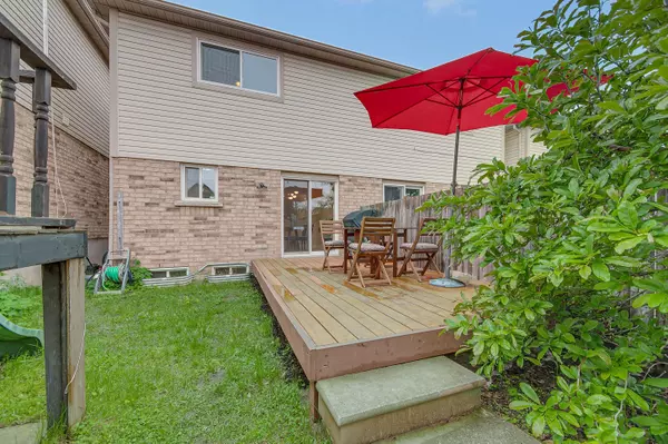 Barrie, ON L4N 9Y8,93 Hawthorne CRES