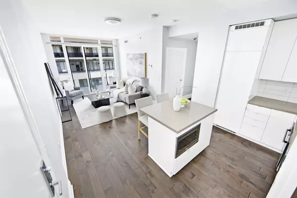 Toronto W06, ON M8V 0C5,60 Annie Craig DR #B716